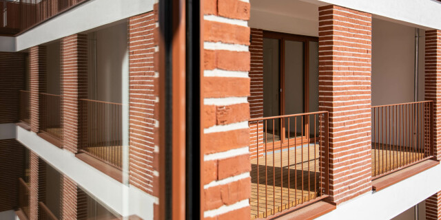 Großzügige Loggien statt Balkone zur Sicherstellung der Privatheit